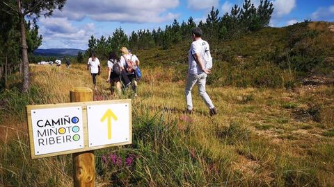 Camiño Miñoto Ribeiro, a su paso por A Estrada.