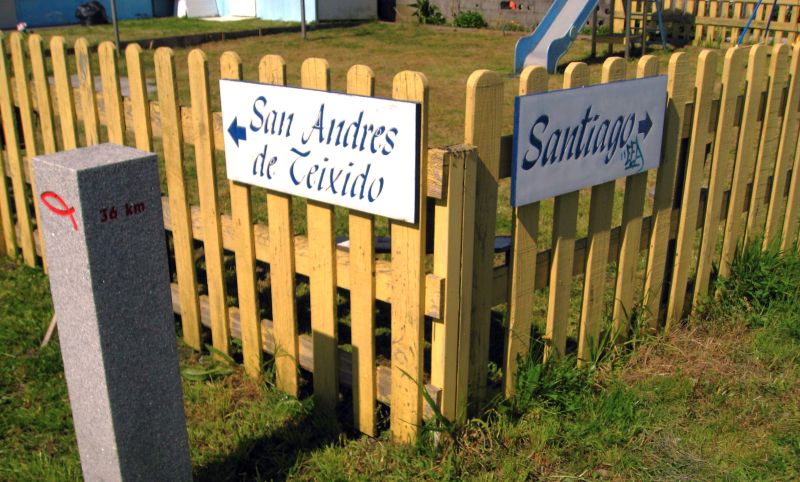 Bifurcación del camino a San Andrés de Teixido.