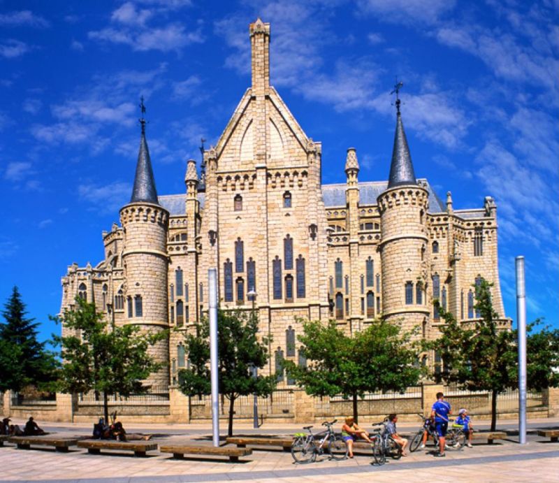 Palacio Episcopal de Astorga, proyectado por Antoni Gaudí.