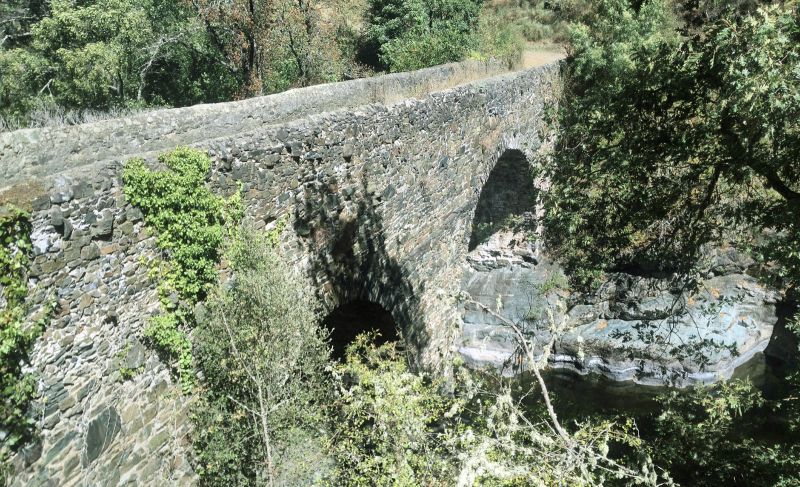 Puente sobre el río Tuela